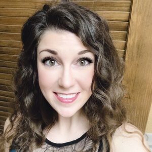 Meet Your Posher Gabby